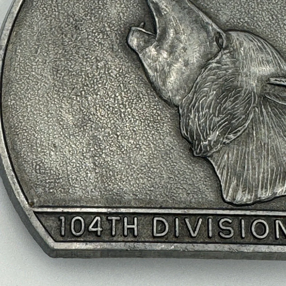 US Army Reserve 104th Division TNG Howling Timberwolf Belt Buckle Vintage Silver